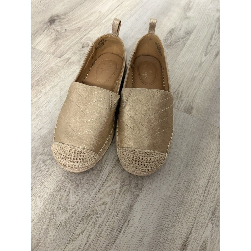 Crown Vintage Light Mettalic Gold Flatfoam Slip-On Shoes 6.5 Women’s